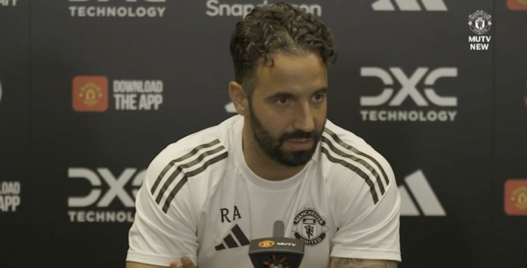 开云-阿莫林：本赛季目标重返欧冠 或许芒特可以踢后腰